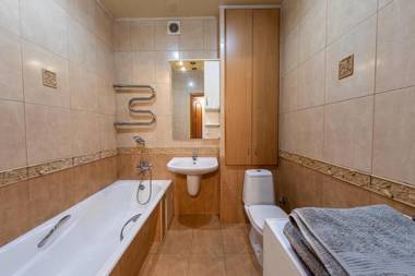 Apartment near Lva Tolstoho Square