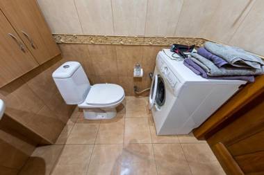 Apartment near Lva Tolstoho Square