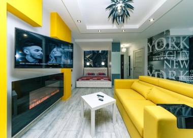 Luxrent Kreshatik Arenacity SkyBar