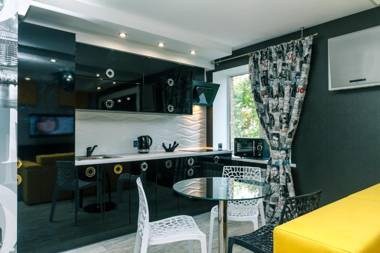 Luxrent Kreshatik Arenacity SkyBar