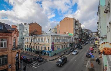 DayFlat Apartments on Mykhailivs'ka