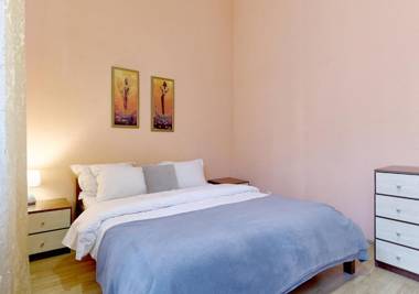 Apartments Basseyna Street the CENTER of CITY -Three SEPARATE BEDROOM