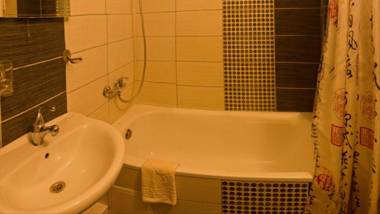 Kyiv apartment on Starokyivskaya lane 5