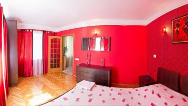 Kyiv apartment on Starokyivskaya lane 5