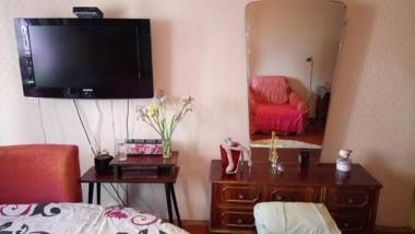 Apartment on Raisy Okipnoi 5