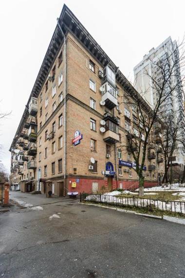 Apartment near Olympic Stadium