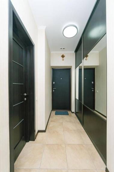 Apartment on Akhmatovoyi 32/18