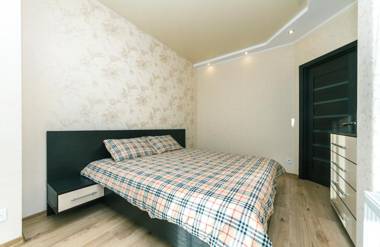 FlatRent Drahomanova 2a