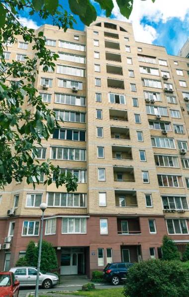 Two-storey apartment near IEC