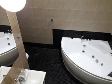 VIP apartment on Kreschatik. with terrace