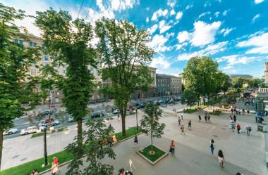 VIP apartment on Kreschatik. with terrace