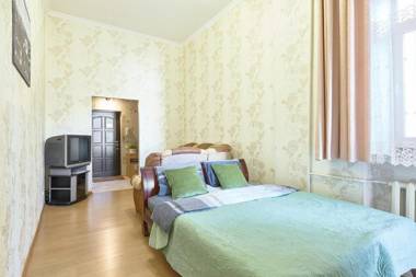 S12-58 MODERN APARTHOTEL WITH TWO 2BEDROOMS IN CENTRAL KIEV - BESSARABSKA SQUERE - GULLIVER MALL - OLYMPIC STADIUM - PALACE OF SPORTS - Saksahanskoho St 12Б