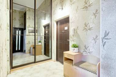 S12-58 MODERN APARTHOTEL WITH TWO 2BEDROOMS IN CENTRAL KIEV - BESSARABSKA SQUERE - GULLIVER MALL - OLYMPIC STADIUM - PALACE OF SPORTS - Saksahanskoho St 12Б