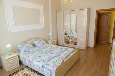 Apartment in 2 min from Poznyaky metro station