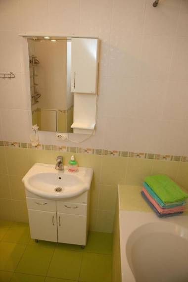 Apartment in 2 min from Poznyaky metro station