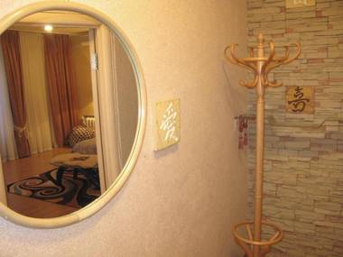 Apartment Triokhsviatytelskaya Street 3