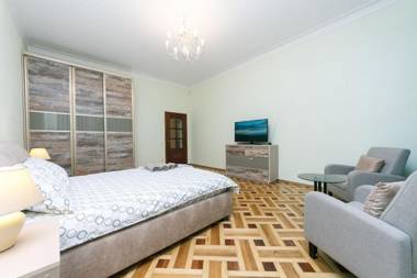 VIP 2 bedroms right near Khreashatik