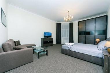 VIP 2 bedroms right near Khreashatik