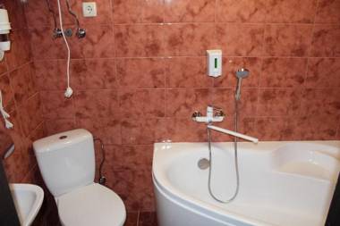 Апартаменти Рилєєва 25