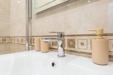 DeLuxe Apartment on Belorusskay Street "Silver Tower"