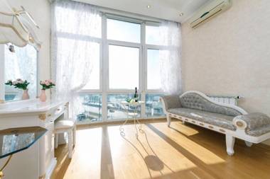 Panoramic luxury apartments with Jacuzzi Obolonskaya embankment