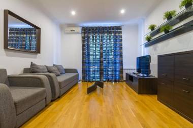 Luxury 3 Bedrooms - Next to Arena