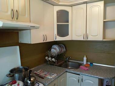 2-на квартира вул. Михайла Донця 5 поруч НАУ КПІ клініка Шалімова метро Шулявська -15 хв