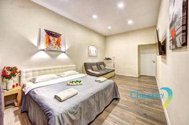 Two-bedroom apartment in the center near the National Sports Complex “Olympiyskiy”