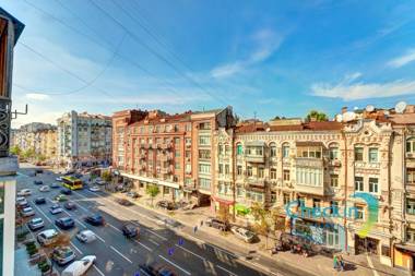 Two-bedroom apartment in the center near the National Sports Complex “Olympiyskiy”