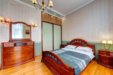 Four bedroom apartment near the NSC Olympic