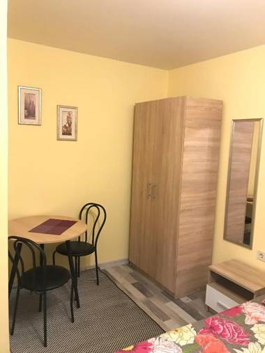 Киев сдам посуточно ул Доброхотова 28 Daily rent Kyiv st Dobrokhotova 28