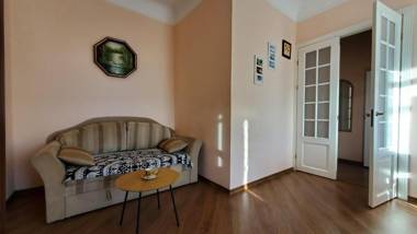 Kyiv TOP LOCATION 60m2 apt in old city fast WIFI selfchekin