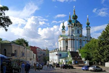 Kyiv TOP LOCATION 60m2 apt in old city fast WIFI selfchekin