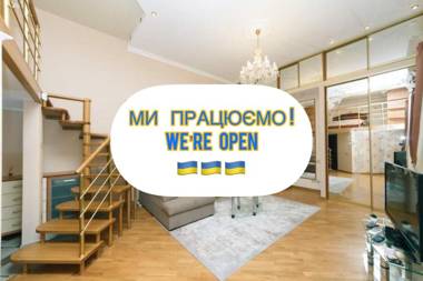 Stylish two-level flat 2 min from Khreschatyk