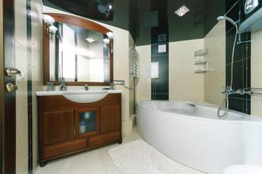 Stylish two-level flat 2 min from Khreschatyk