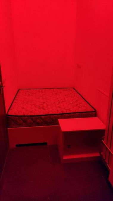 Мини Смарт квартира с отдельным входом возле Посольства Америки США и НМАПО им Шупика Mini Smart apartment near the Embassy of USA and NMAPO