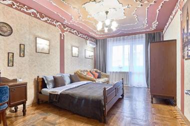 V54-39 MODERN GRAND LOFT IN CENTER CITY MAIN Street FOR LARGE GROUP 110 m2 - 3 THREE SEPARATE BEDROOMS OLYMPIC STADIUM Velyka Vasylkivska St 54