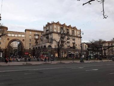 View apartment on the main street Khreshchatyk 17