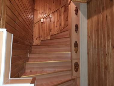 Куренiвський Двiр