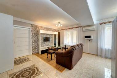 Excellent apartment Druzhby Narodov boulevard 3a. Lybedskaya metro station