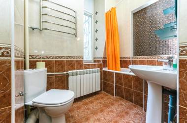 One bedroom. 6 Zankovetskoi St. Near a Khreschatyk