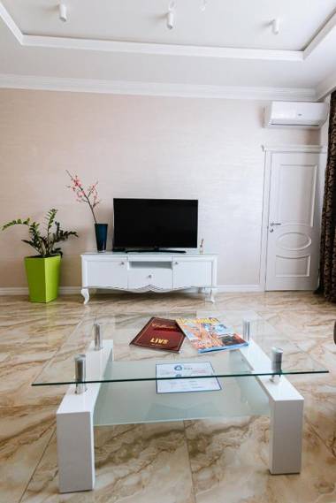 Luxury for business & pleasure Royal 3