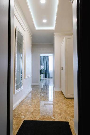 Luxury for business & pleasure Royal 1