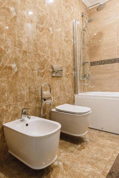 Luxury for business & pleasure Royal 1