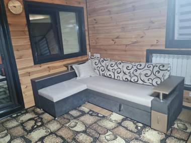 Деревянный 2-х комнатный домик