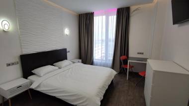 Rybalsky Studio Apartment Podil - Dnipro View