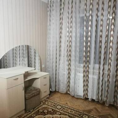 2к. Центр возле Гуливера.Бассейная 10