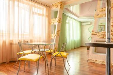 Big studio apartment near River Mall