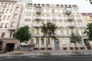 Luxury beatiful apartment on Pyshkinska street