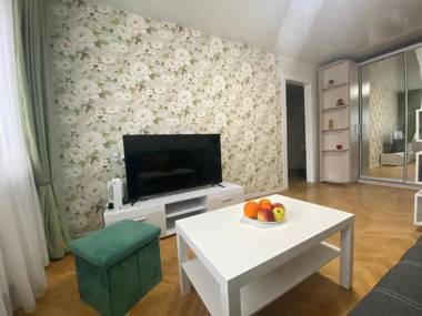Cozy 2rooms apartmentnear Darnytsia metro station